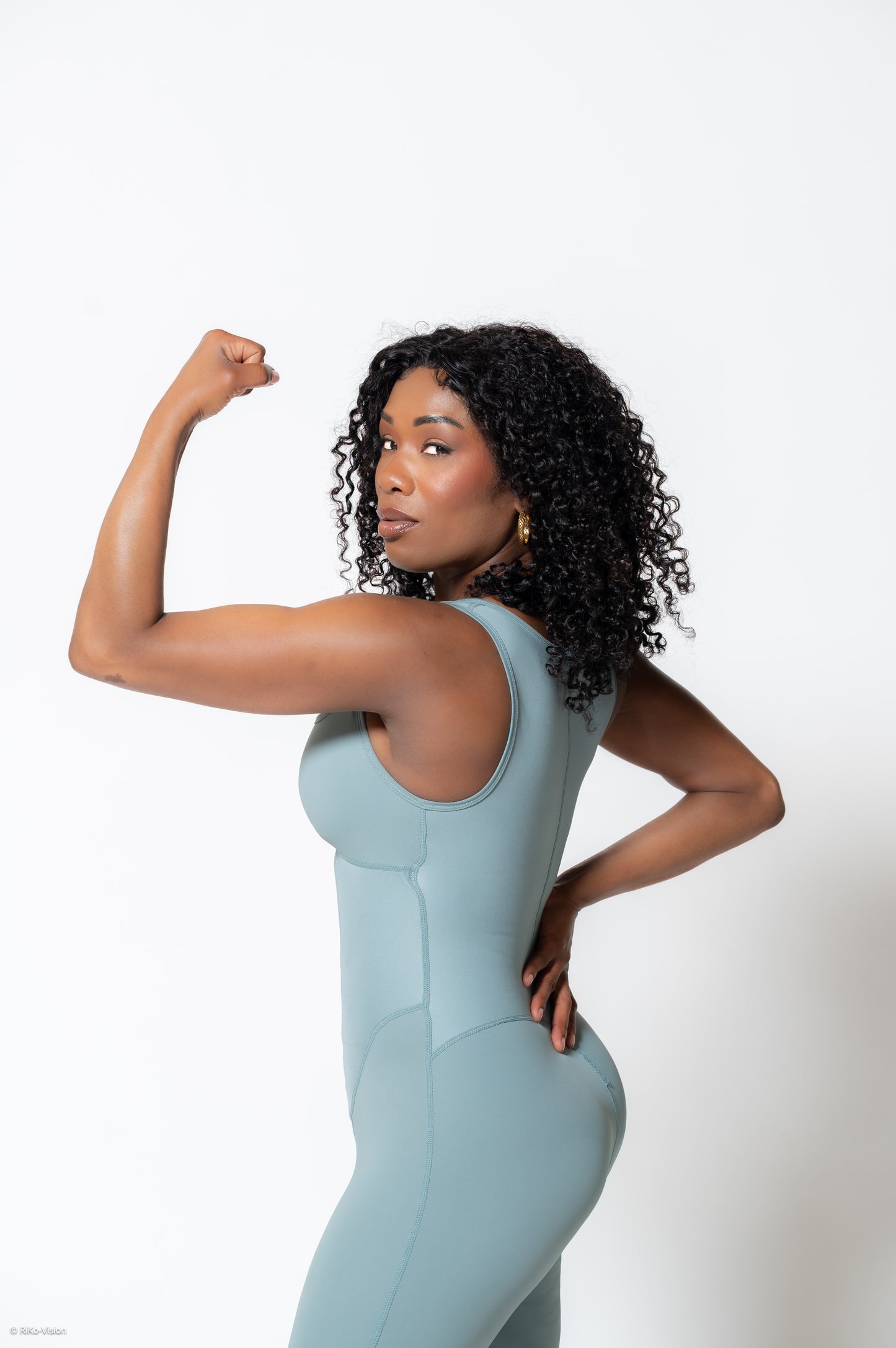 Step into the future of activewear with the Phatkool Sauna Sport Bodysuit - designed to elevate your workouts with style, comfort, and high-performance innovation. Whether you're flowing through yoga, pushing limits in fitness, or hitting your stride in a run, this bodysuit stays perfectly in place — no tugging, no riding up, just confident movement. Crafted with a unique silver-film interlayer fabric at the waist, abdomen, and back, it boosts heat circulation and triggers sweat fast — all while being ultra
